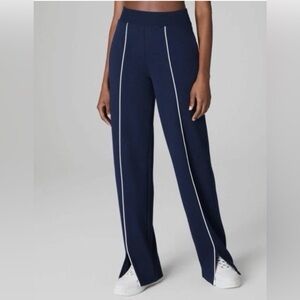 New SPANX Airpique Timeless Navy Straight Track Pants Women's Size M NWT